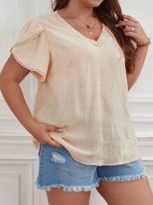 SHEIN Frenchy 大碼花瓣袖鏤空蕾絲花邊襯衫 - 杏色 - 查看 5