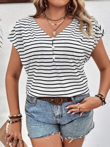 SHEIN Frenchy 大碼條紋圖案蝙蝠袖T恤 - 黑與白 - 查看 3