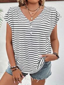 SHEIN Frenchy 大碼條紋圖案蝙蝠袖T恤 - 黑與白 - 查看 6