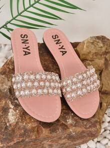 女士水钻和仿珍珠装饰舒适平底沙滩凉鞋，时尚度假风格