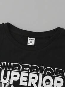 SHEIN 男大童字母人物圖案T恤和條紋飾邊短褲 - 黑色 - 查看 6