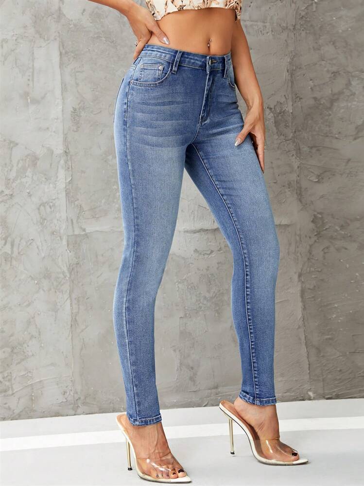 SHEIN Essnce Jeans ajustados con bolsillo oblicuo - Lavado ligero - Ver 3