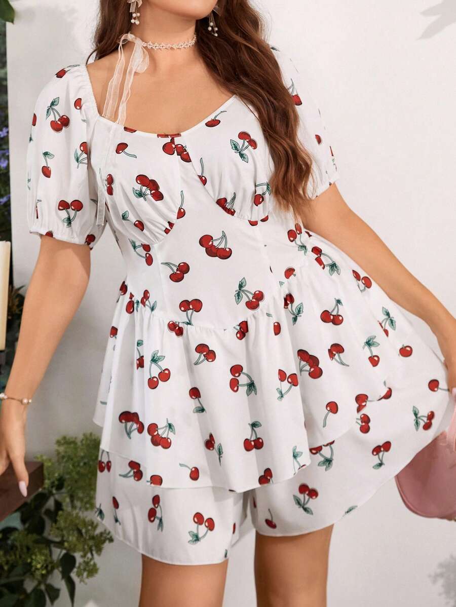 Flirla 大碼櫻桃圖案泡泡袖荷葉邊下擺腰連身短褲 - 白色 - 查看 1