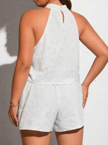 SHEIN Clasi 大碼網眼刺繡掛脖上衣和短褲 - 白色 - 查看 3