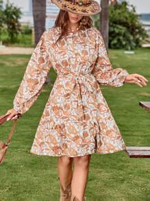 GENKIRA 佩斯利印花燈籠袖荷葉邊繫腰帶連衣裙 - 杏色 - 查看 5