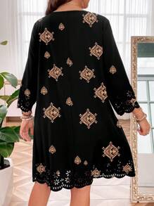 EMERY ROSE Plus Geo Print Laser Scallop Trim Dress - Black - View 2