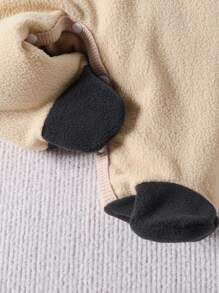 Baby Boy Cartoon Embroidery Raglan Sleeve Footed Jumpsuit - Apricot - View 3