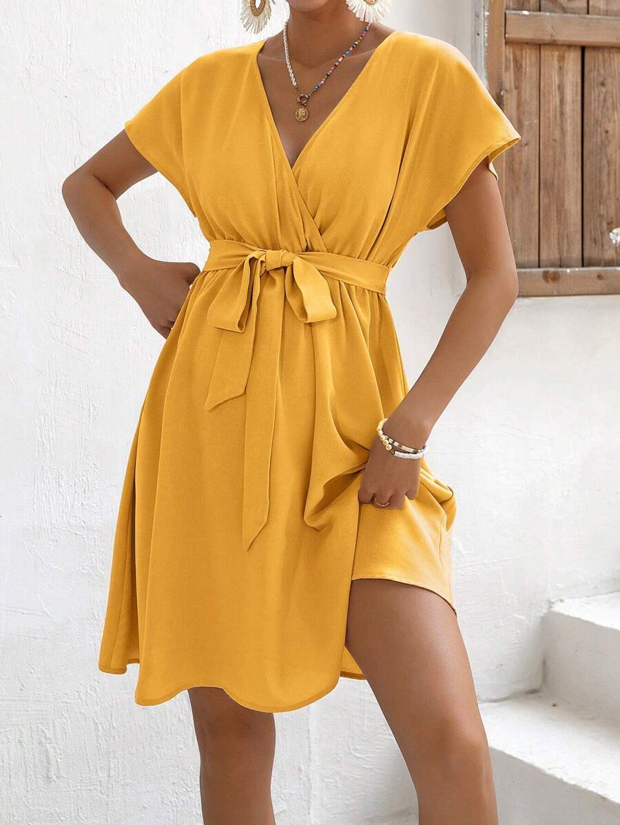 SHEIN 孕婦交疊領蝙蝠袖繫腰帶洋裝 - 黃色 - 查看 1