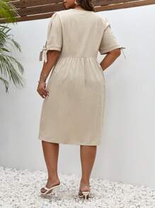 SHEIN Frenchy 大碼打結袖口前排扣洋裝 - 卡其色 - 查看 2