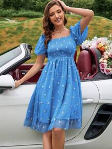 SHEIN VCAY 花卉刺繡方領泡泡袖網紗連衣裙 - 藍色 - 查看 6