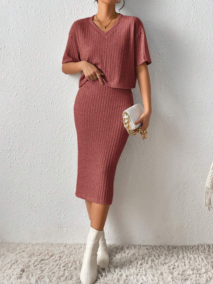 SHEIN Frenchy 落肩T恤和條紋針織半身裙 - 紅木色 - 查看 1