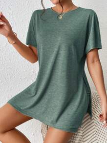 SHEIN Frenchy Shorts biker con camiseta de manga murciélago bajo con abertura