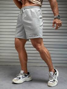 Manfinity RebelGame 男士標語圖案腰部抽繩短褲 - 淺灰色 - 查看 1