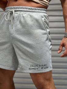 Manfinity RebelGame 男士標語圖案腰部抽繩短褲 - 淺灰色 - 查看 4