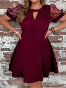 SHEIN Clasi 大碼鎖眼領網紗拼接泡泡袖連衣裙 - 紫紅色 - 查看 4