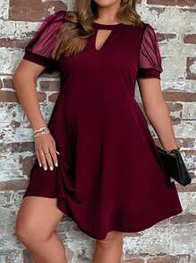 SHEIN Clasi 大碼鎖眼領網紗拼接泡泡袖連衣裙 - 紫紅色 - 查看 5