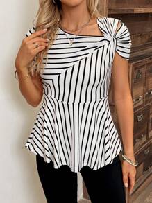 SHEIN Clasi 條紋印花不對稱領荷葉邊下擺T恤 - 黑與白 - 查看 5