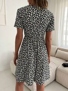 EURMUSE Women's Daisy Print Wrap V-Neck Short Sleeve Casual Dress - Multicolor - View 2