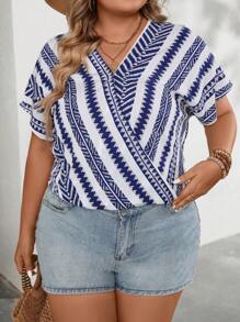 SHEIN LUNE 大碼幾何印花蝙蝠袖交叉圍裹襯衫 - 藍白色 - 查看 6