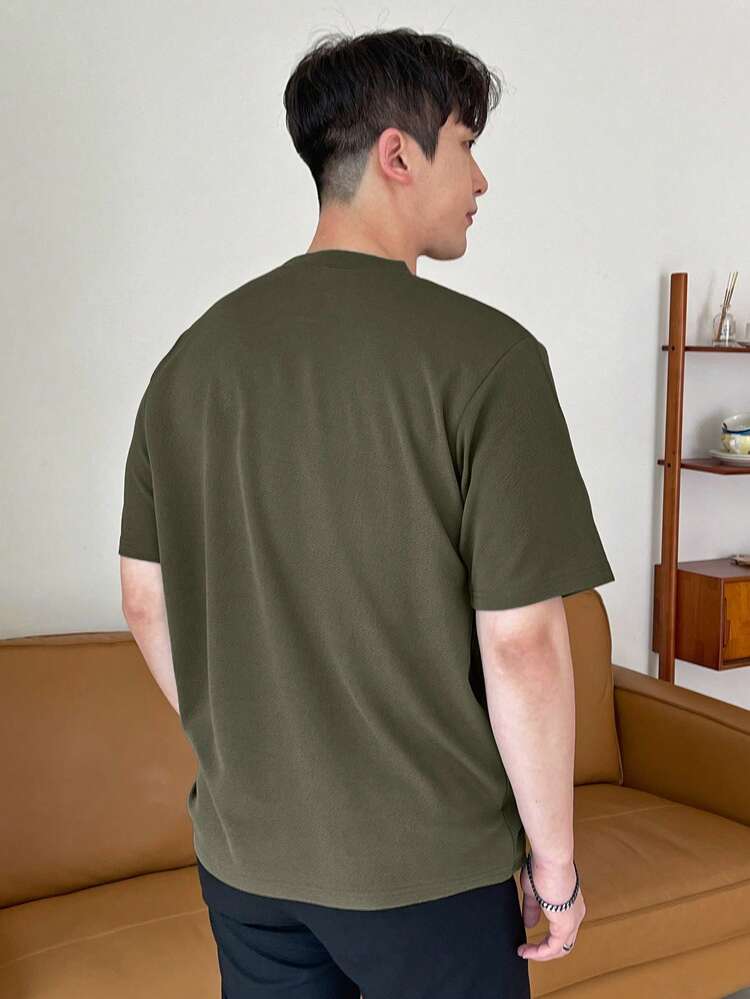 Men Solid Round Neck Tee