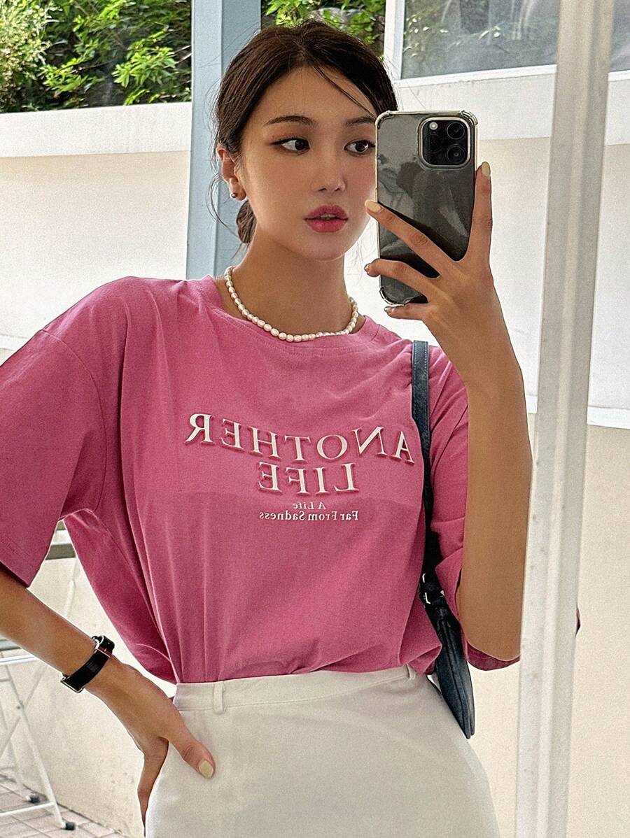 DAZY Camiseta de hombros caídos con estampado de letra - Rosa Fucsia - Ver 1