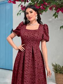 Modelyn Váy tay bồng cổ vuông dệt jacquard màu đỏ tía - Màu Đỏ Sâu - Xem 6