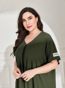 Lacomfia Plus Letter Patched Detail Batwing Sleeve Dress - Dark Green - View 4