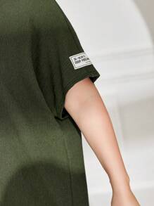Lacomfia Plus Letter Patched Detail Batwing Sleeve Dress - Dark Green - View 6