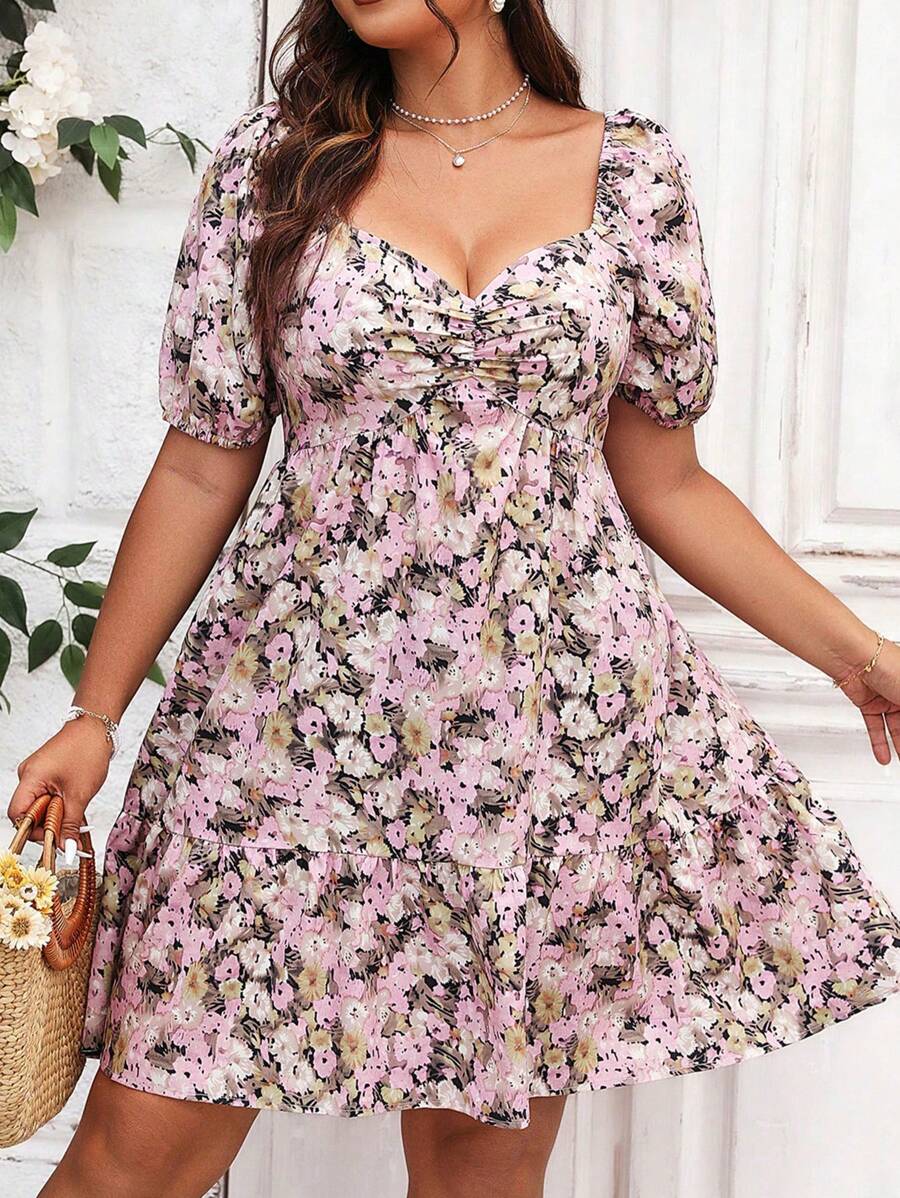 SHEIN Franclia 大碼印花雞心領口泡泡袖荷葉邊連衣裙 - 粉色 - 查看 1