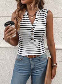 EMERY ROSE 经典条纹印花半扣背心，木质纽扣装饰，女士通勤及度假上衣 - 黑與白 - 查看 1