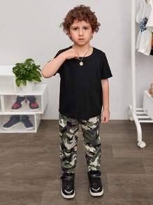 SHEIN 男小童迷彩印花夾克背心和褲子和T恤 - 彩色 - 查看 5