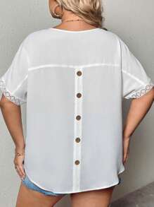SHEIN LUNE 大碼後紐扣蕾絲邊襯衫 - 白色 - 查看 2