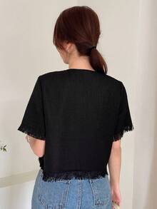 DAZY 素色前紐扣毛邊短款襯衫 - 黑色 - 查看 2