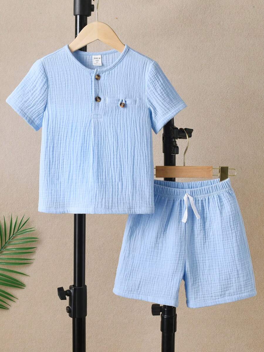 SHEIN Chico joven con diseño de botón Camiseta & de cintura con cordón Shorts - Azul - Ver 1