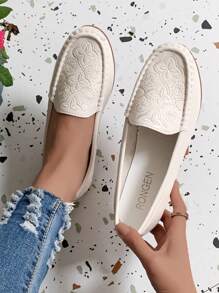 Women Floral Embroidered Stitch Detail Flat Loafers, Fashion Outdoor Flats - Beige - View 4