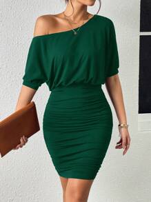 SHEIN Privé Chất rắn Cổ không đối xứng tay cánh Xù Váy bodycon - Màu xanh lá cây đậm - Xem 3