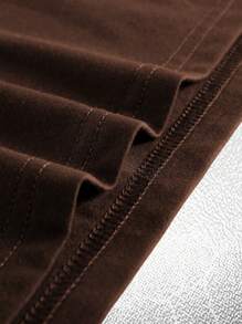 ROMWE MEN Goth Men Cross & Letter Graphic Tee - Chocolate Brown - View 4