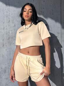 SHEIN Unity 字母圖案短款T恤和腰部抽繩短褲 - 杏色 - 查看 3