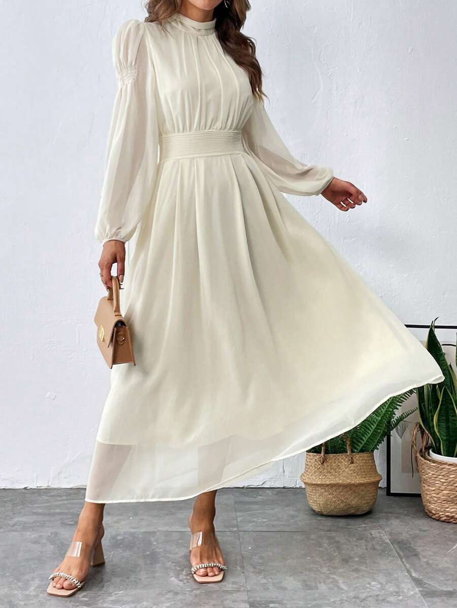 SHEIN Privé 小高領燈籠袖後背繫帶連衣裙 - 米色 - 查看 1