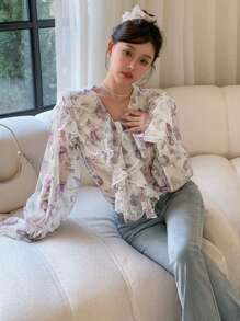DAZY In hoa Viền Ruffle Tay áo loe Áo sơ mi - Nhiều màu - Xem 5