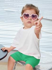 SHEIN Đứa bé gái Đồ họa Khẩu hiệu Áo thun & quần đùi - Nhiều màu - Xem 3