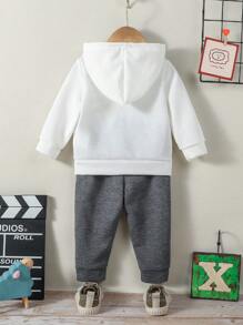 女嬰字母圖案袋鼠口袋連帽衫和運動褲