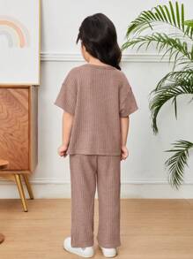 SHEIN 女小童標語補丁貼落肩T恤和褲子 - 卡其色 - 查看 2