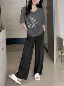 DAZY 字母圖案落肩T恤和褲子休閒服套裝 - 深灰色 - 查看 1