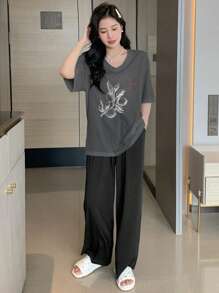 DAZY 字母圖案落肩T恤和褲子休閒服套裝 - 深灰色 - 查看 3