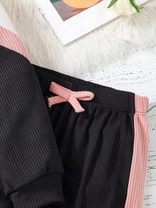 SHEIN Cô Gái Trẻ Khối màu Áo nỉ & Tương phản Đường may bên Quần thể thao - màu đen - Xem 5