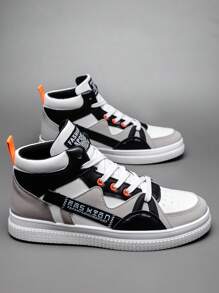 男士黑白水鞋、带橡胶侧带的徒步鞋、拼色跑鞋、滑板鞋男士街头服饰