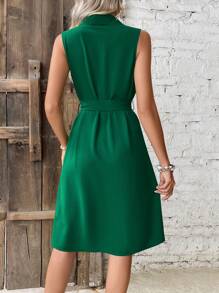 SHEIN LUNE 素色繫腰帶連衣裙 - 墨綠色 - 查看 2