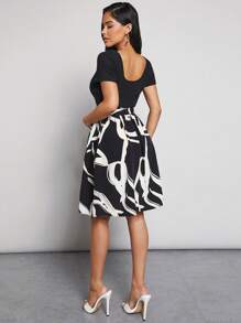 SHEIN Thai sản In Đồ họa Váy có thắt lưng - Đen và trắng - Xem 2