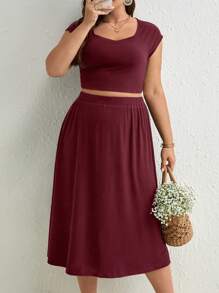 SHEIN Frenchy 大碼素色短款T恤和半身裙 - 酒紅色 - 查看 1
